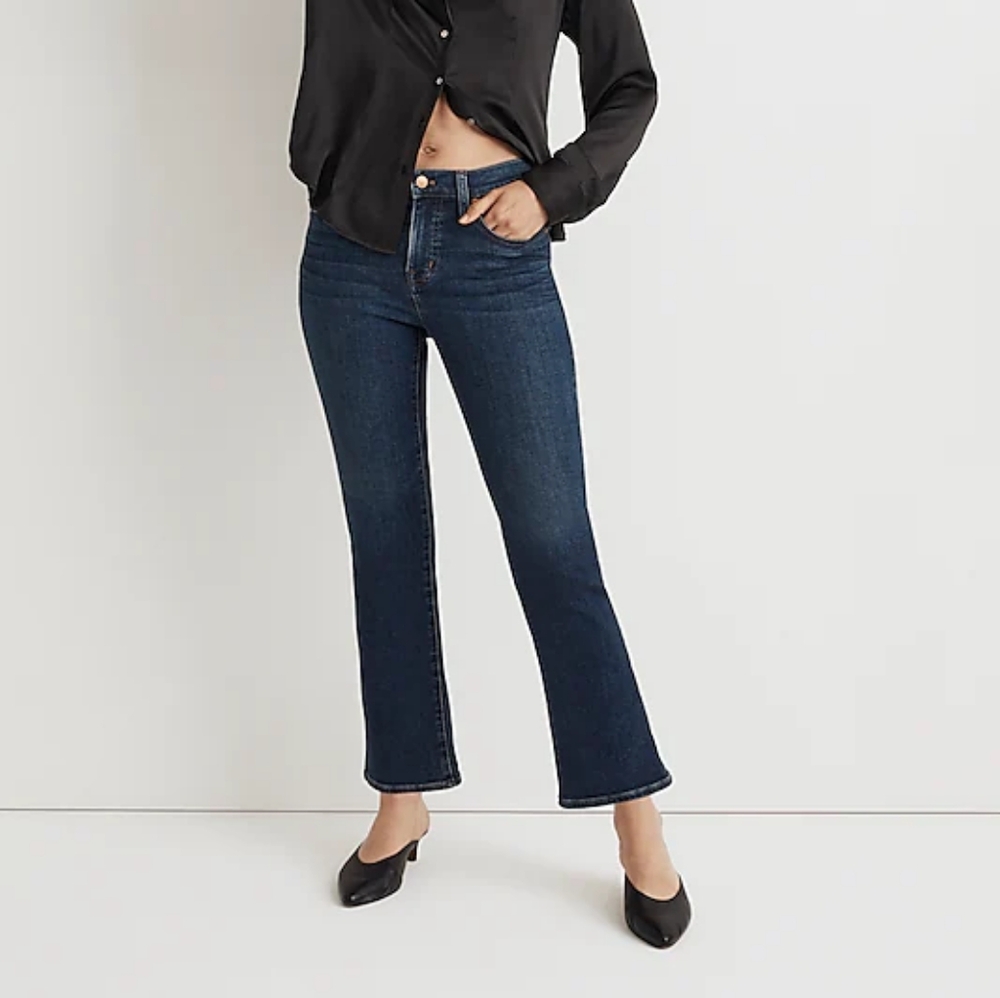 Madewell Petite Mid Rise Kick Out Jeans Colleton Wash 26P Cropped Dark Wash